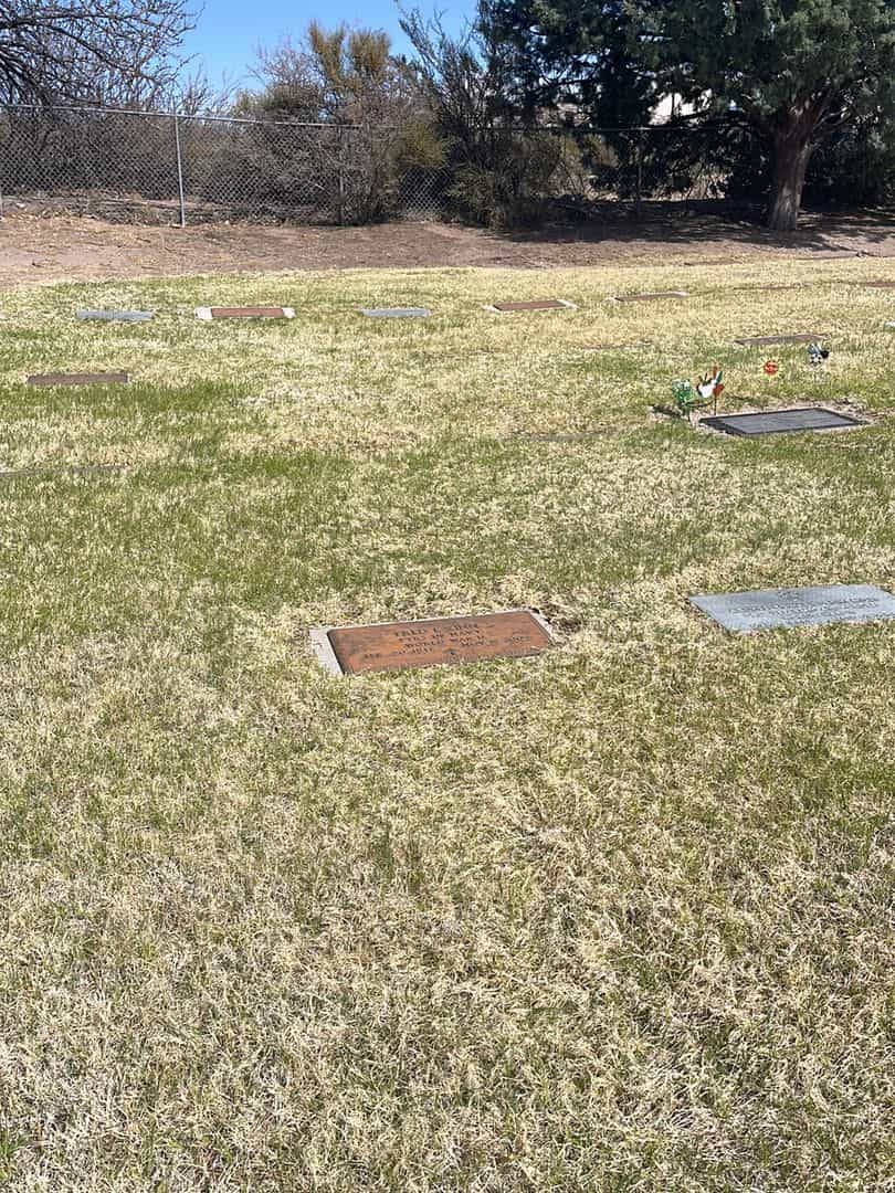 Fred L. Zinn's grave. Photo 2