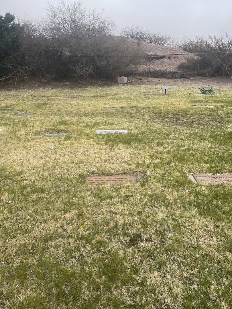 Ruby J. Utterback's grave. Photo 2