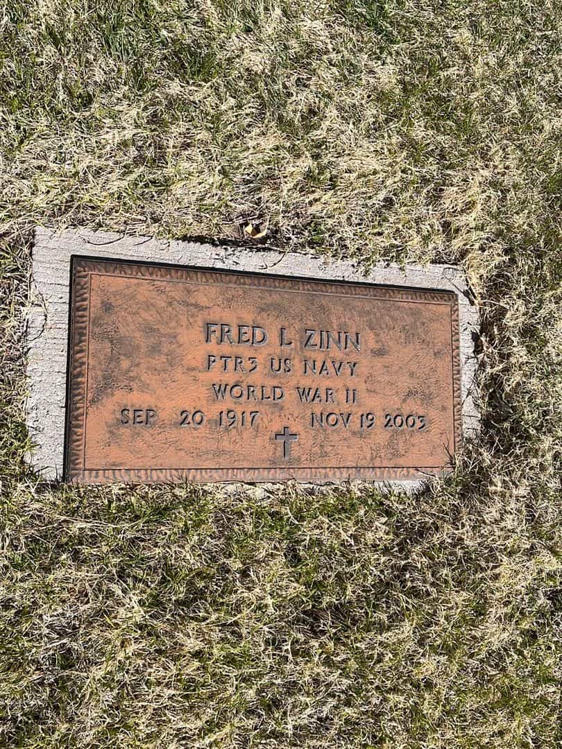 Fred L. Zinn's grave. Photo 1