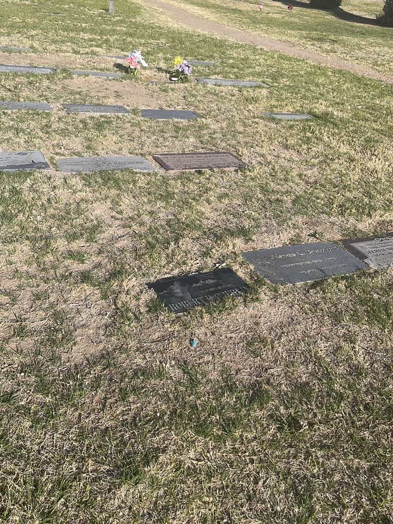 Robert D. Oberlin's grave. Photo 1