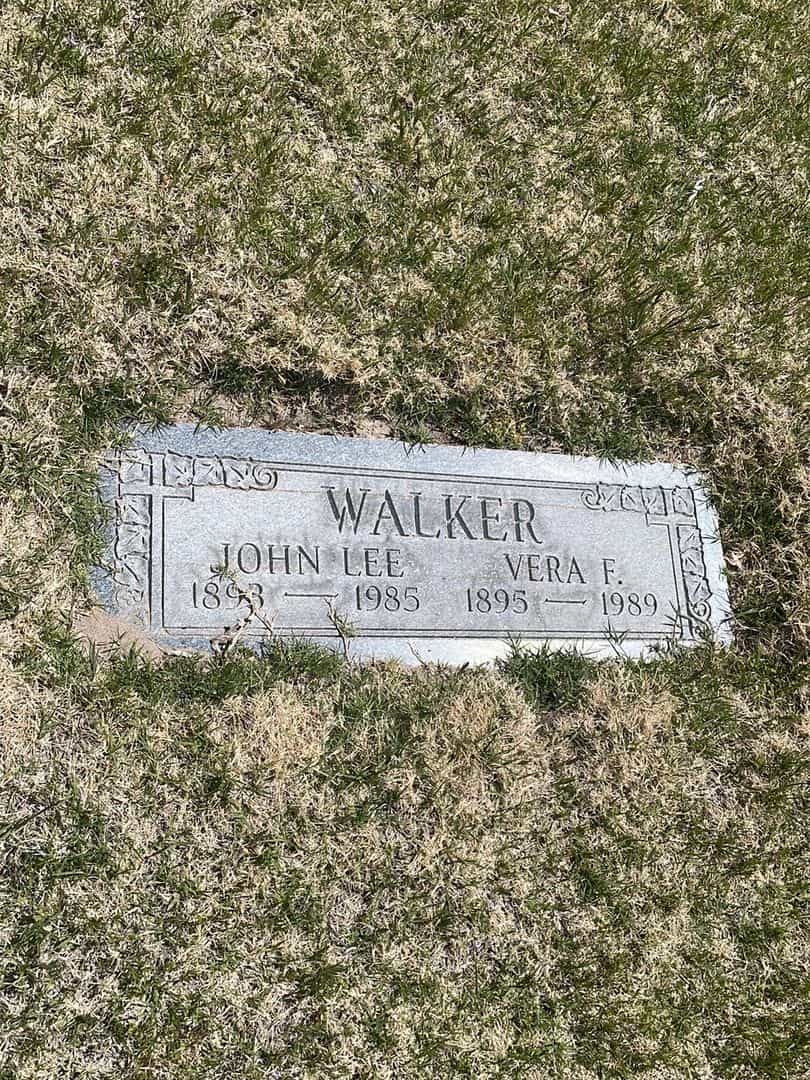 Vera F. Walker's grave. Photo 2