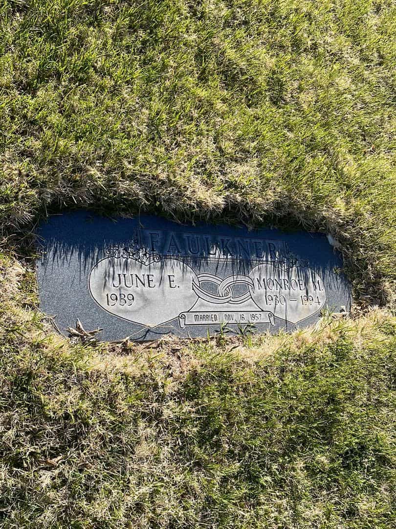 Monroe M. Faulkner's grave. Photo 2