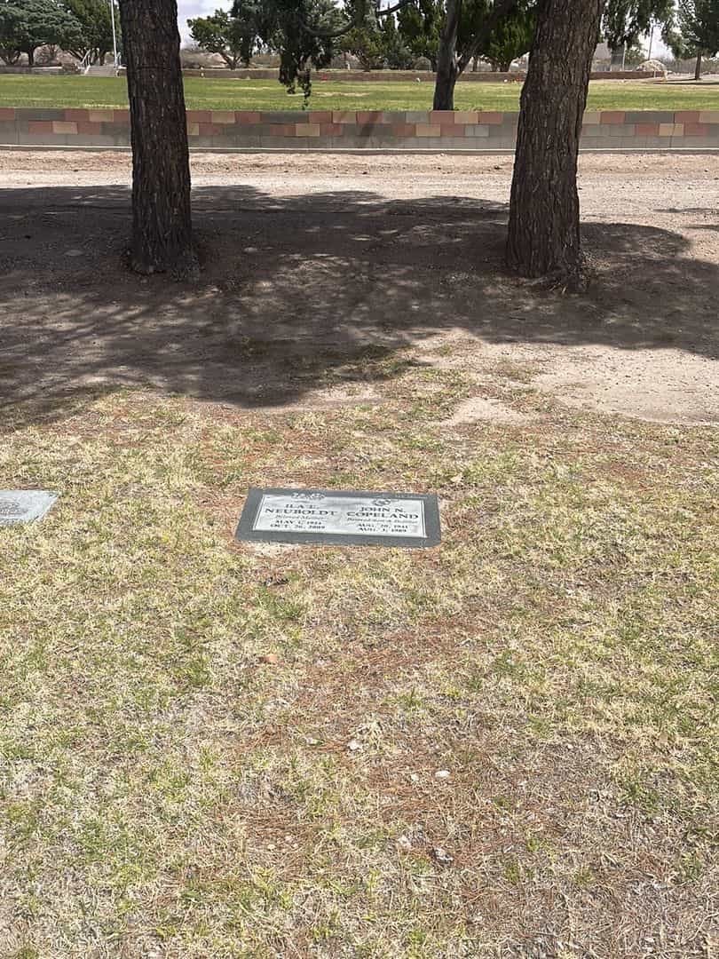 Ila E. Neuboldt's grave. Photo 2