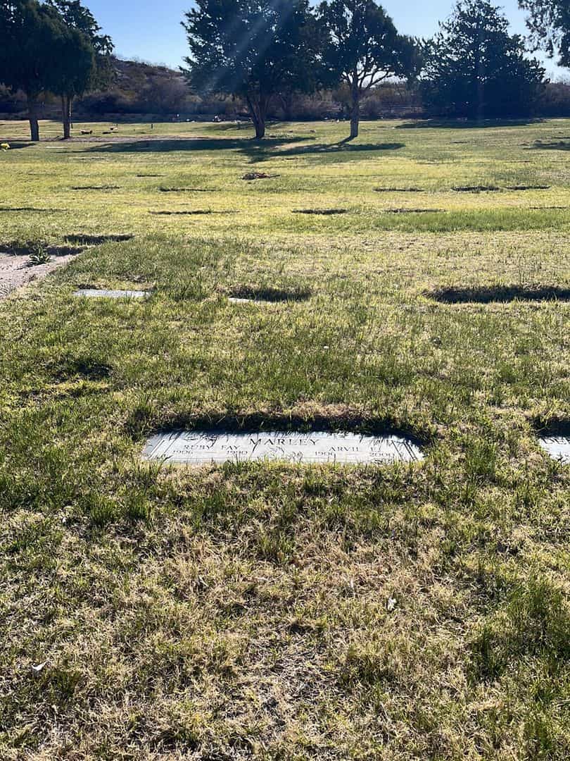 Ruby Fay Marley's grave. Photo 1