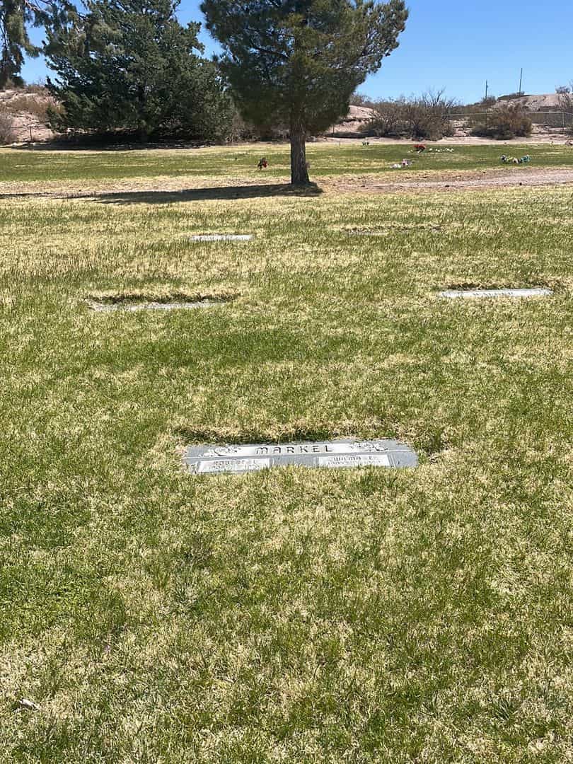 Robert L. Markel's grave. Photo 1