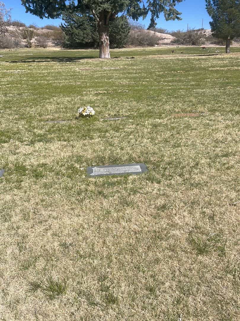 Marcella B. Madrid's grave. Photo 1