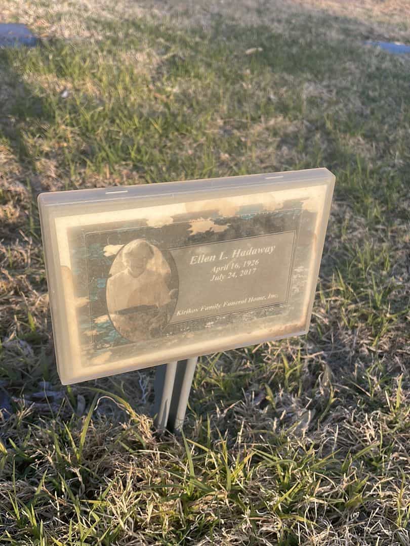 Ellen L. Hadaway's grave. Photo 2