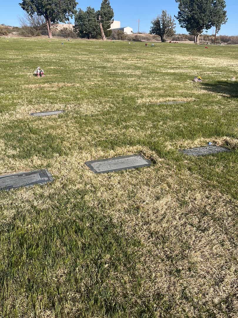 Jack E. Nazarenus's grave. Photo 1