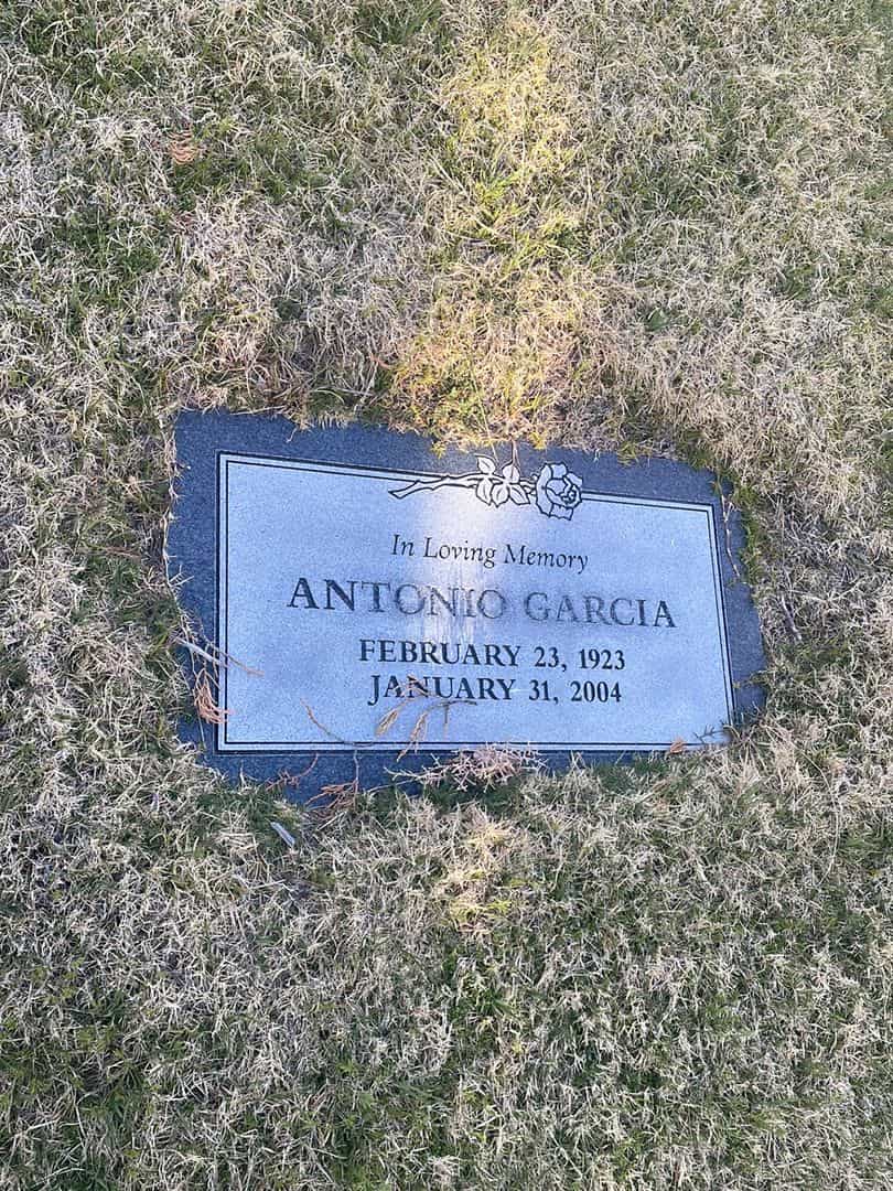 Antonio Garcia's grave. Photo 2