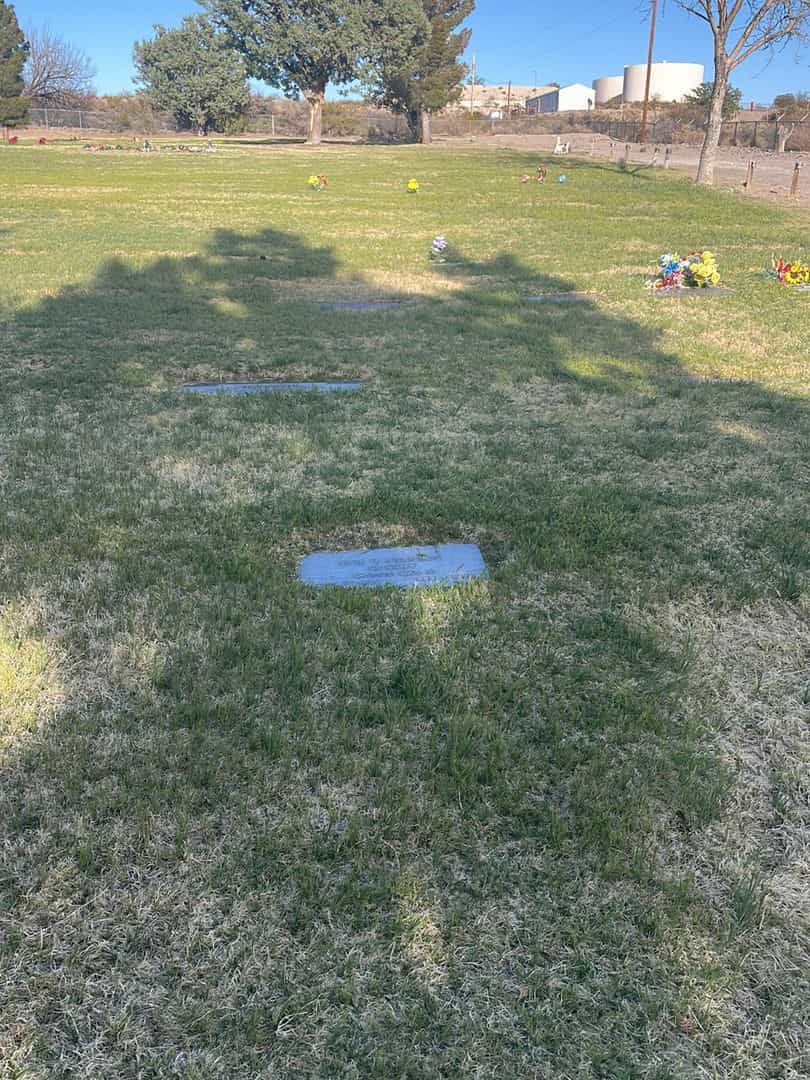 Joe V. Ebeling's grave. Photo 1