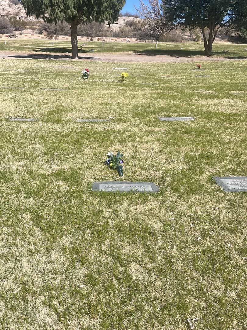 James P. O'Bryan's grave. Photo 1