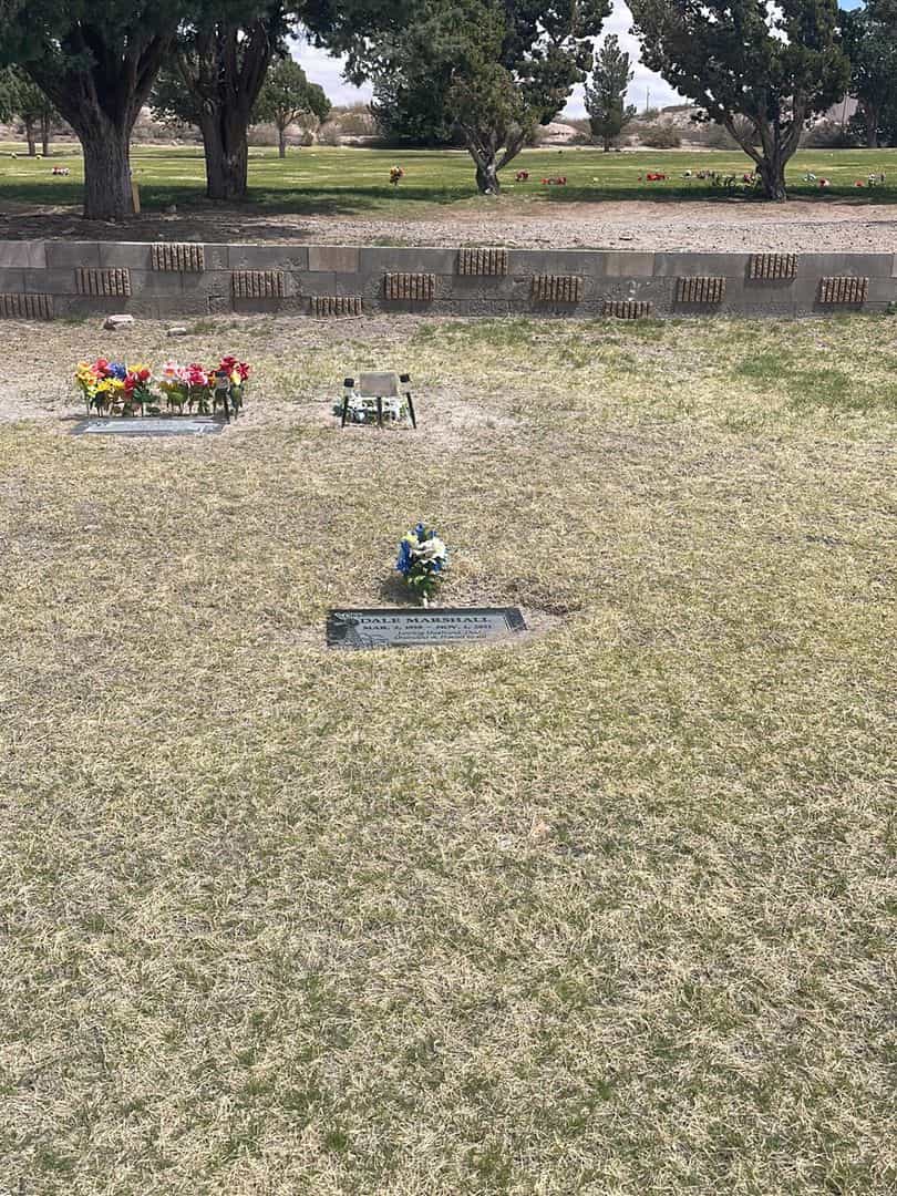 Dale Marshall's grave. Photo 1