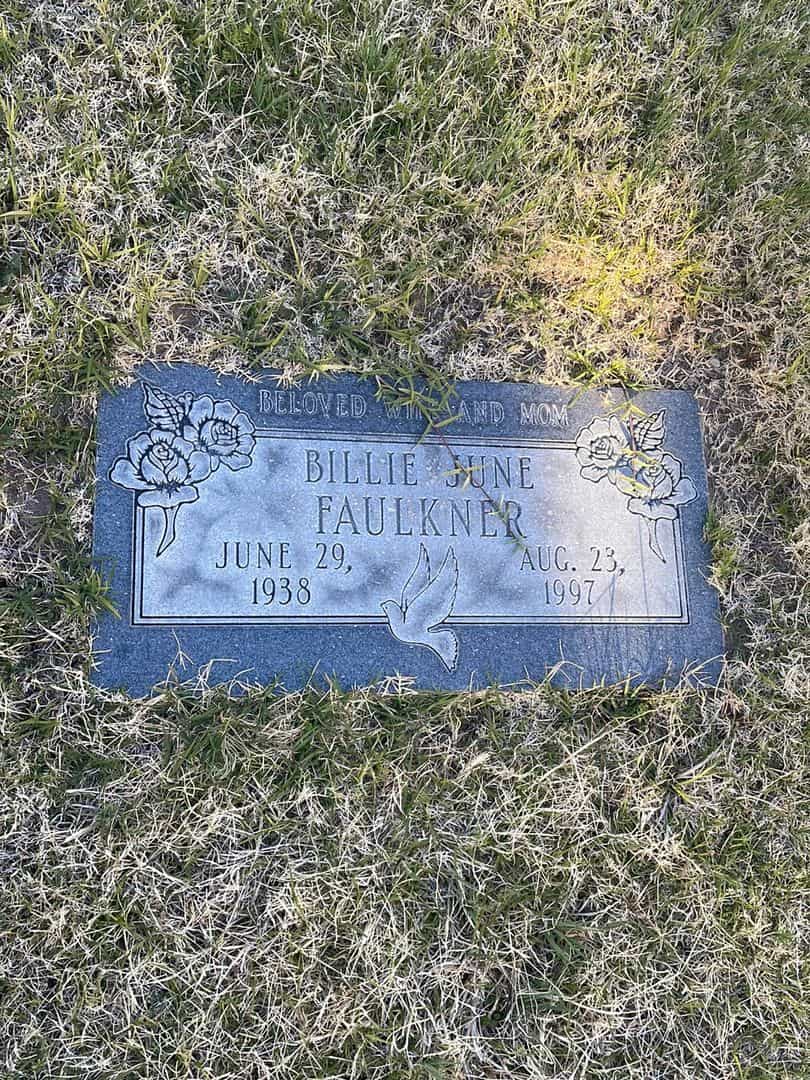 Leo G Faulkner's grave. Photo 1