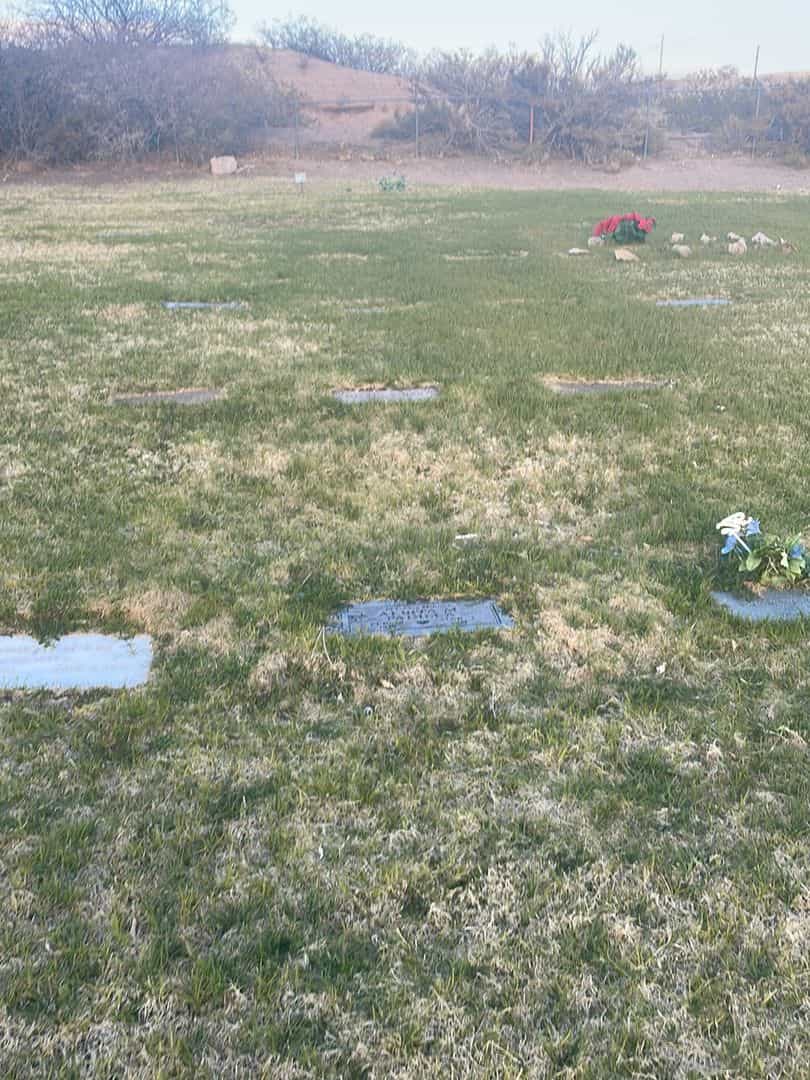 Albita M. Padilla's grave. Photo 2