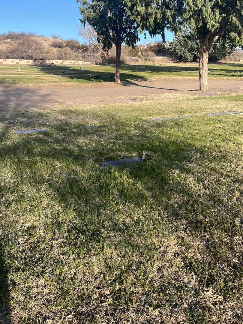 Lorraine Lorraine "Eula" Eicher's grave. Photo 1
