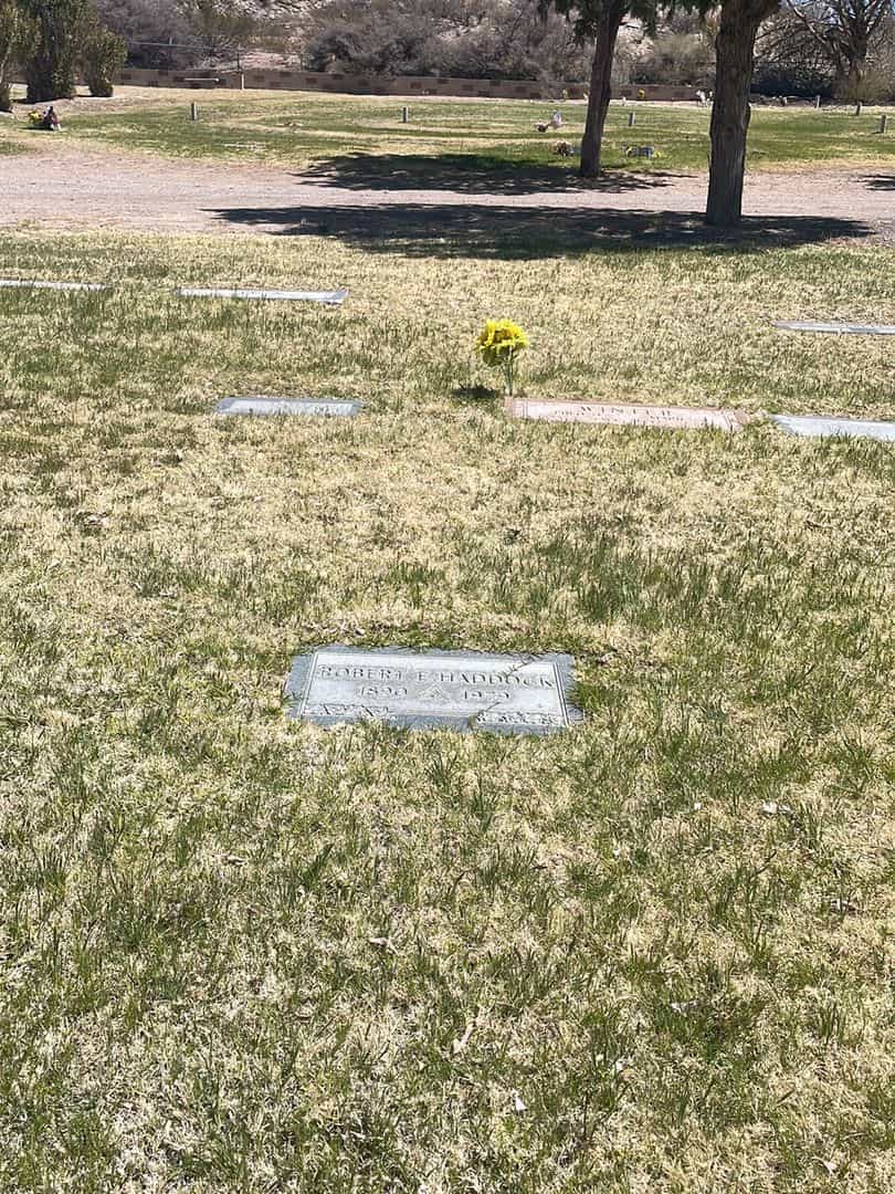 Robert E. Haddock's grave. Photo 1