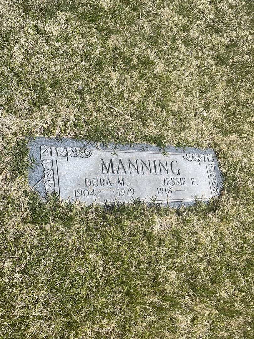 Dora Mae Manning's grave. Photo 2