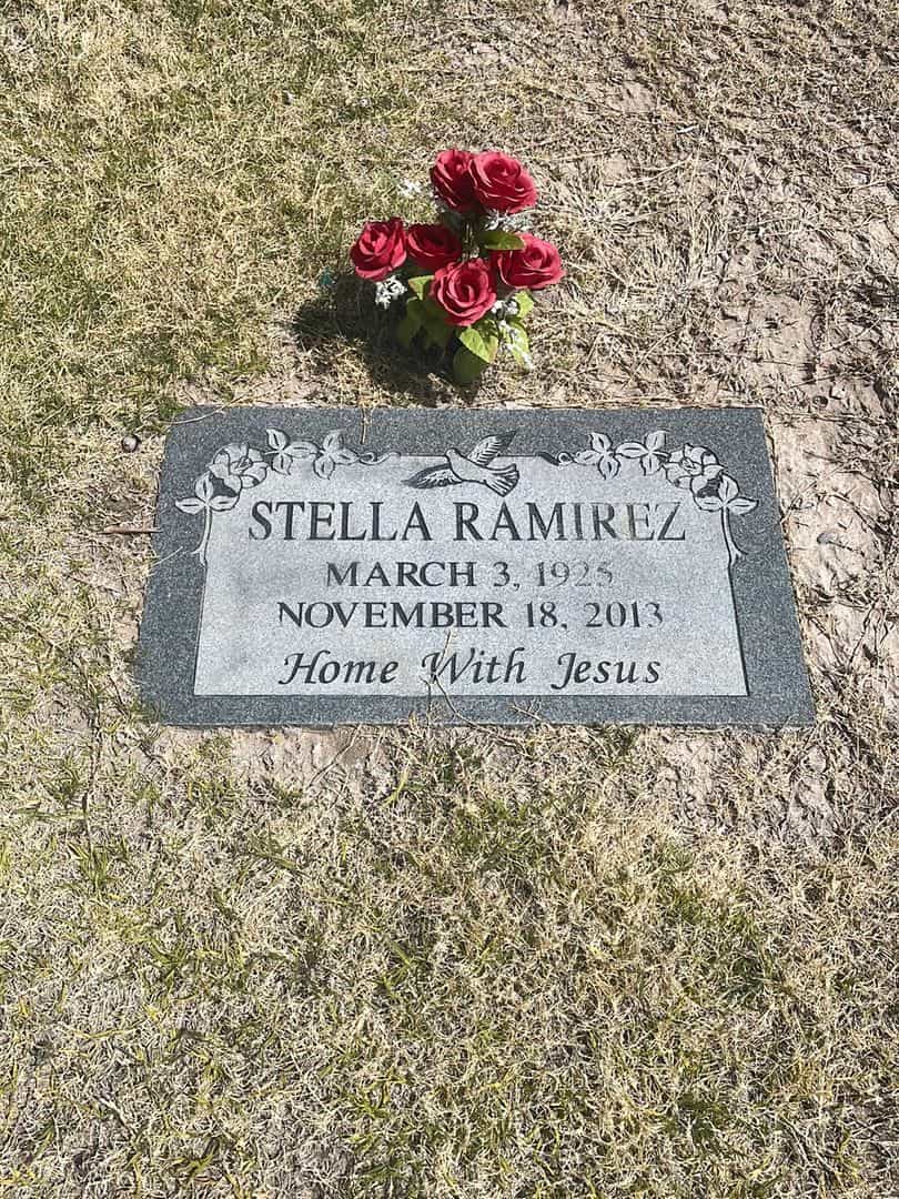 Stella Ramirez's grave. Photo 2