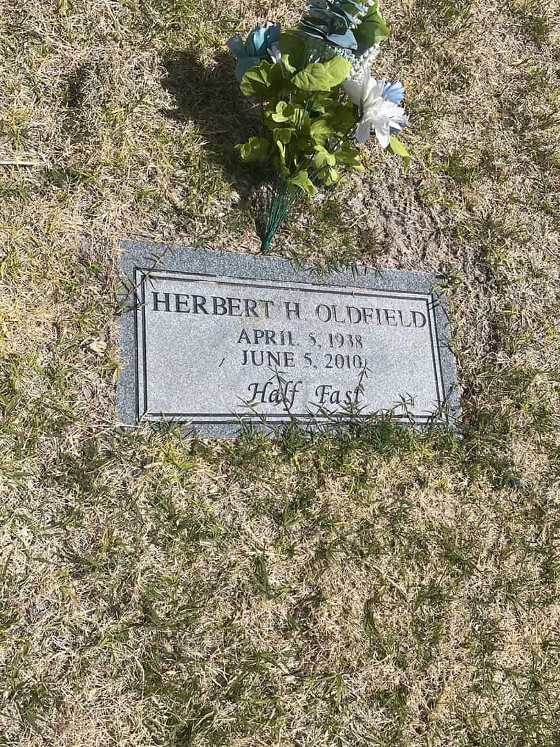 Herbert H. Oldfield's grave. Photo 2