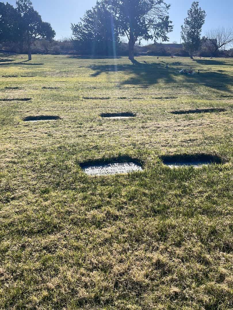 Lena J. Walker's grave. Photo 1