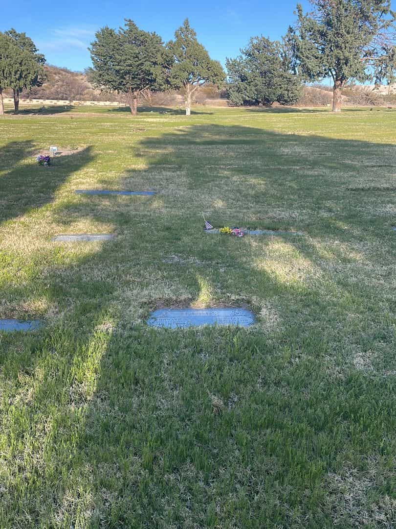 Howard Lee Felts's grave. Photo 1