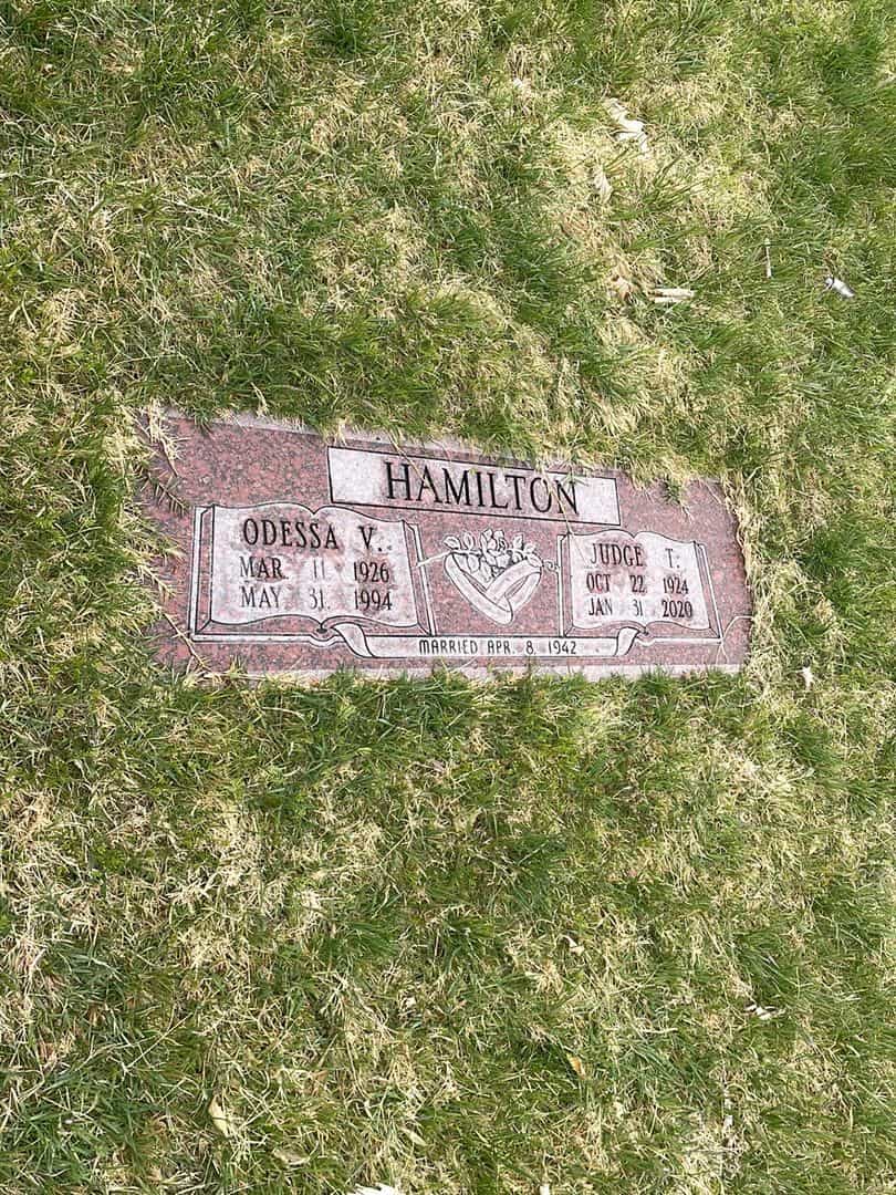 Judge T. Hamilton's grave. Photo 1