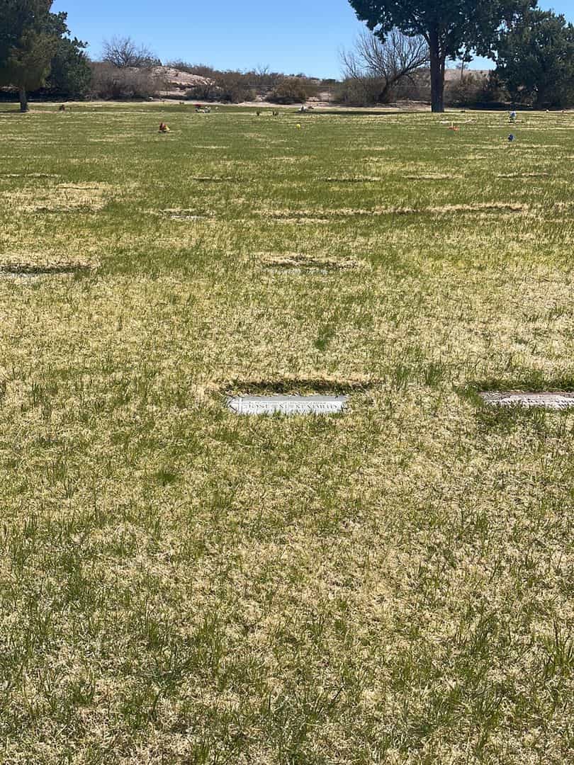 Jose M. Madrid's grave. Photo 1