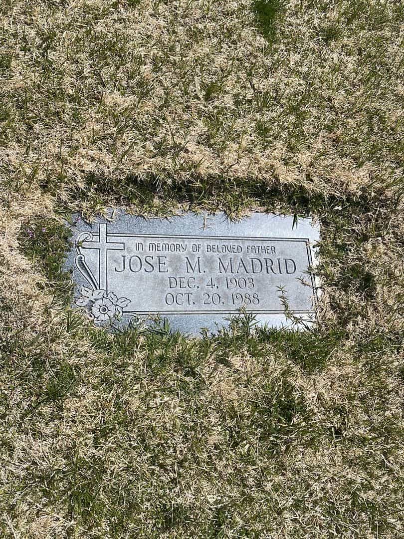 Jose M. Madrid's grave. Photo 2