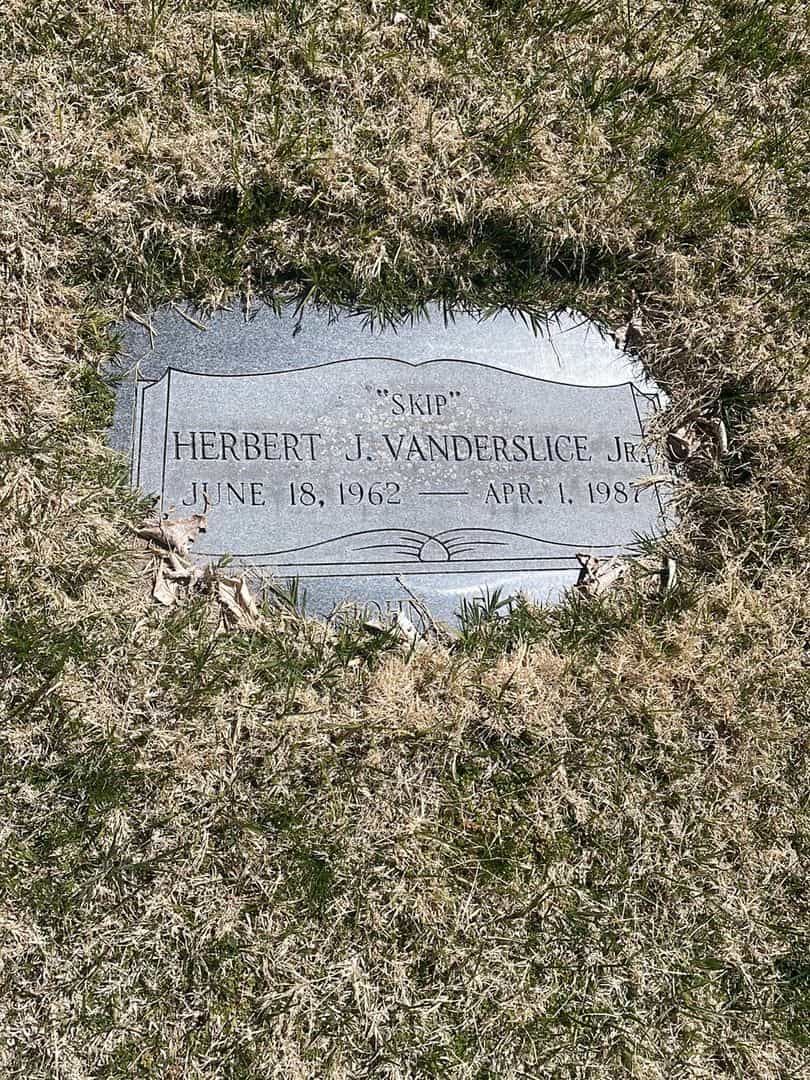 Herbert James "Skip" Vanderslice's grave. Photo 2