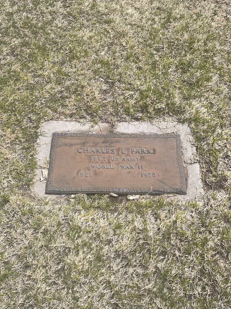 Charles L. Parks's grave. Photo 1