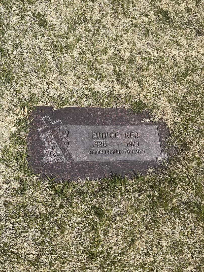 Eunice Reb's grave. Photo 2
