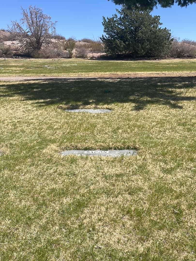 John Adosia Bacon's grave. Photo 1