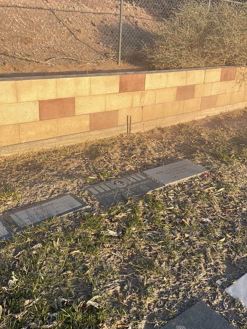 Barbara May Vandenberg's grave. Photo 1