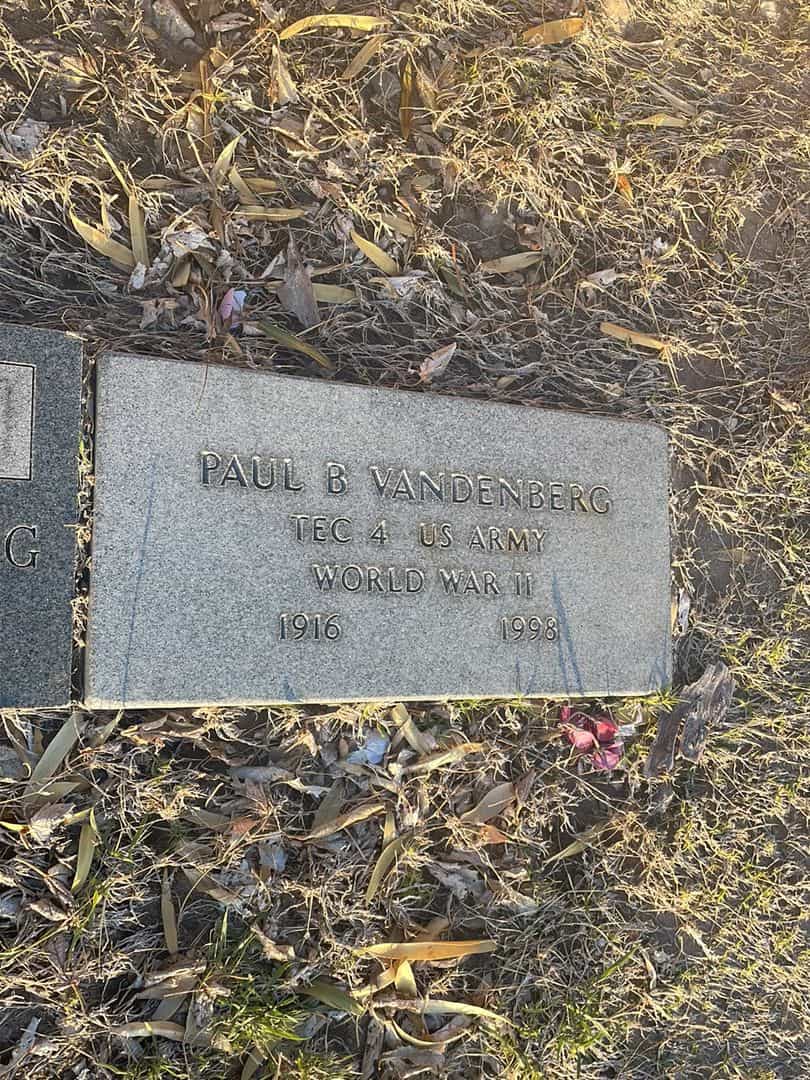 Paul B. Vandenberg's grave. Photo 2