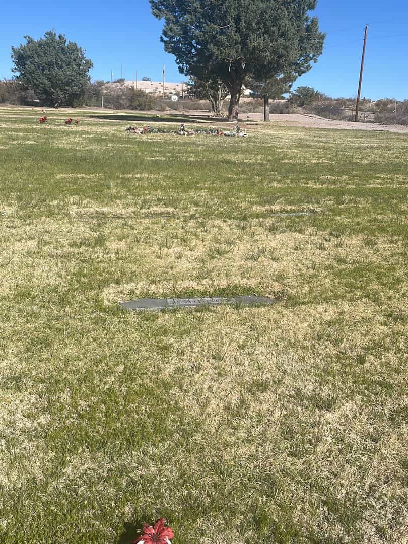 Dixie Eleanor Paddock's grave. Photo 1