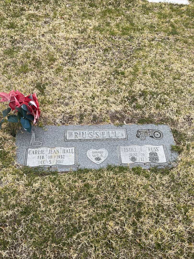 Carlie Jean Hall Russell's grave. Photo 1