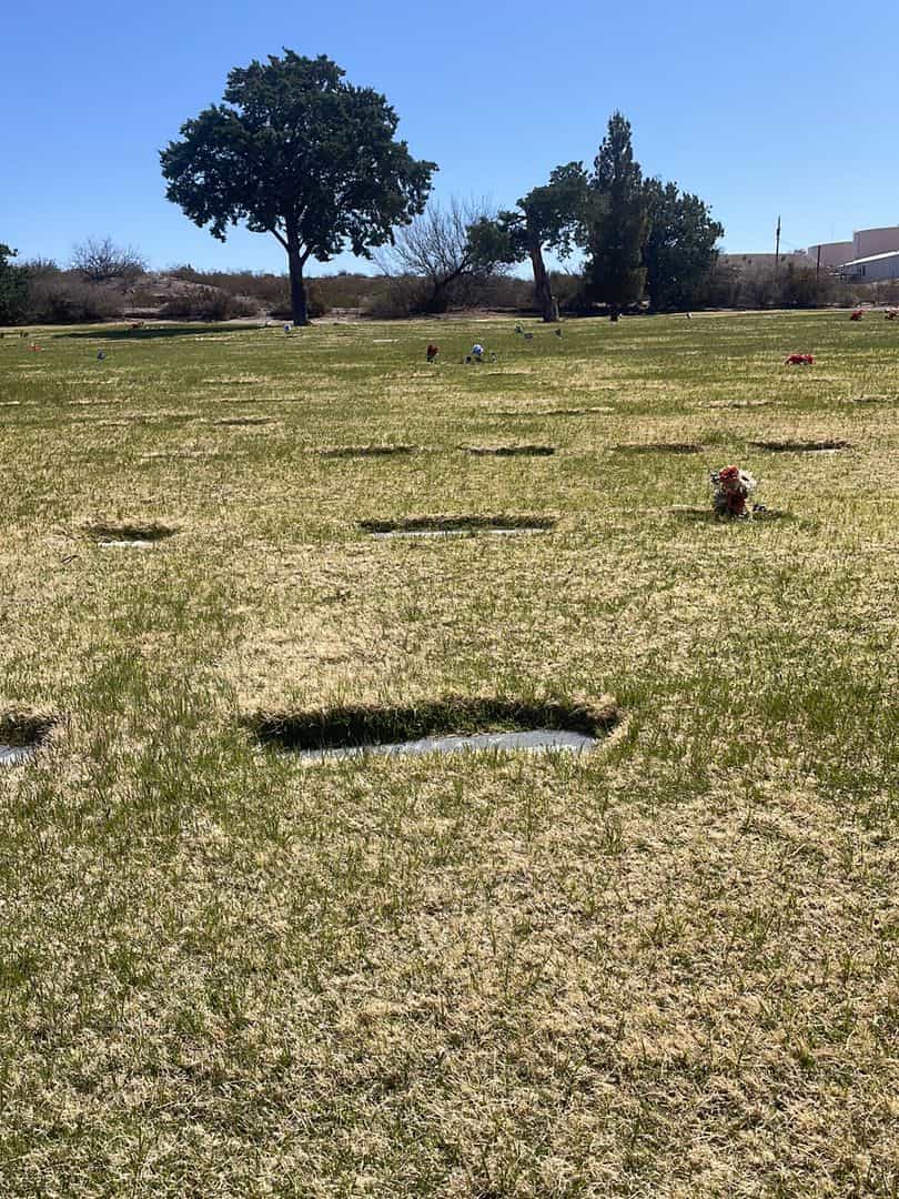 Helen L. Kennedy's grave. Photo 1