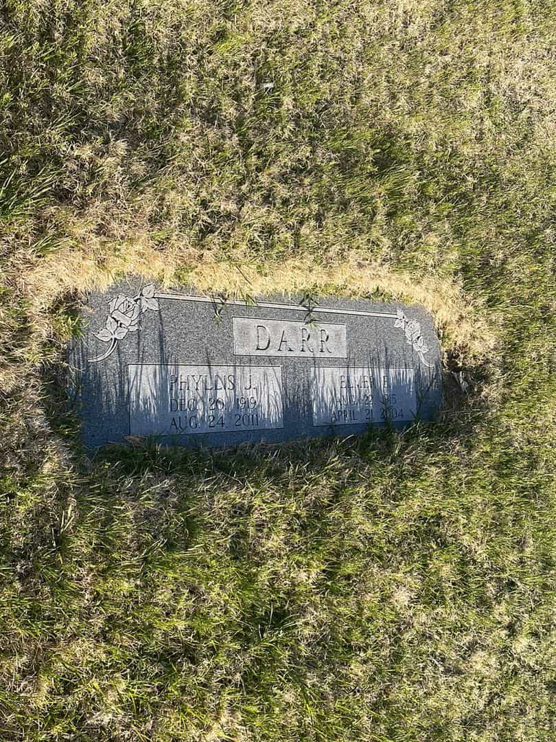 Elmer E. Darr's grave. Photo 2