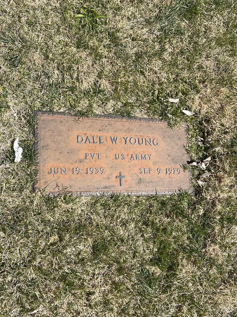 Dale W. Young's grave. Photo 2
