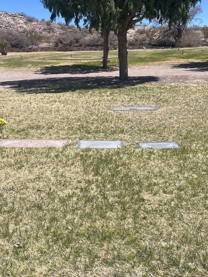 George B. Ray Senior's grave. Photo 1