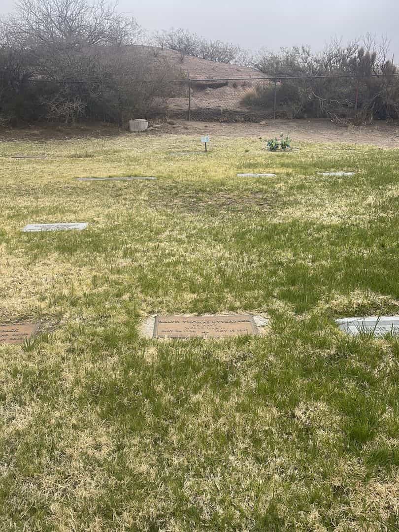 Ralph Thomas Utterback's grave. Photo 2