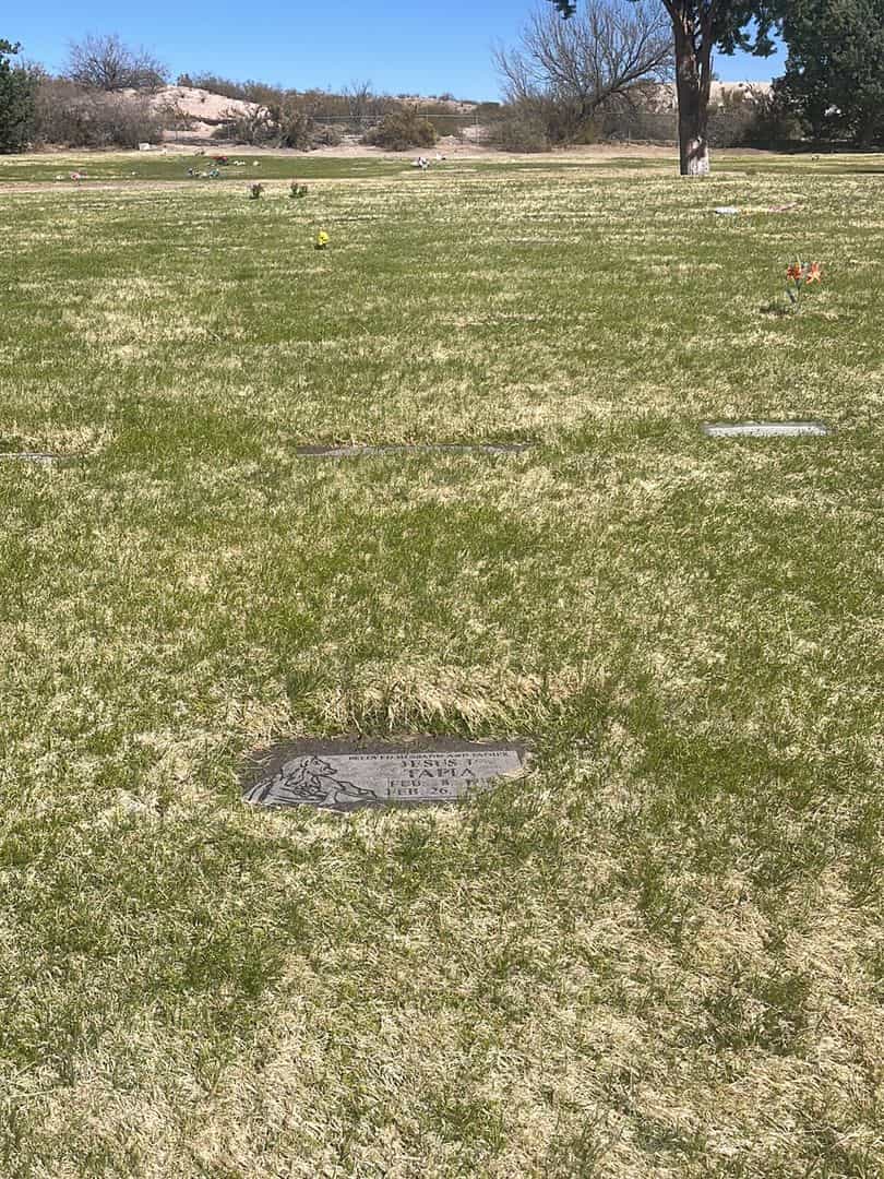 Jesus J. Tapia's grave. Photo 2